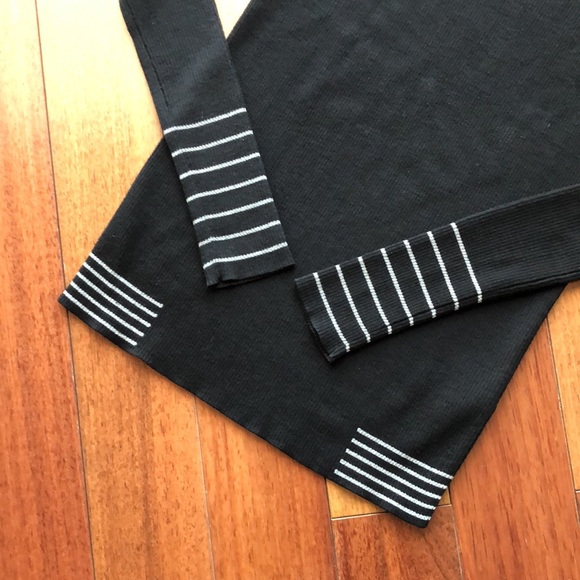 Athleta xs black long sleeve sweater - Picture 2 of 6